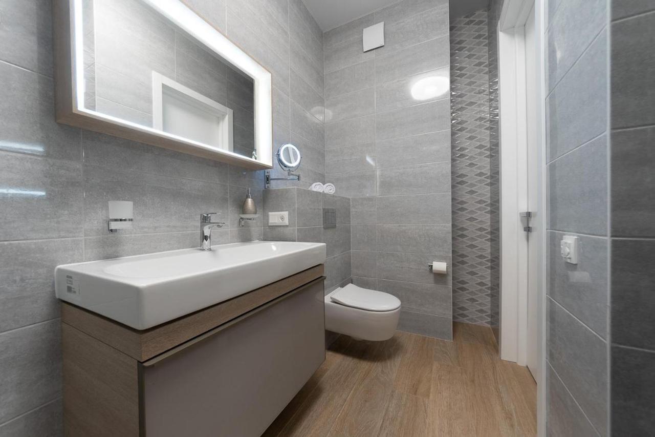 New Modern Apartments. Metro Minskaya Κίεβο Εξωτερικό φωτογραφία